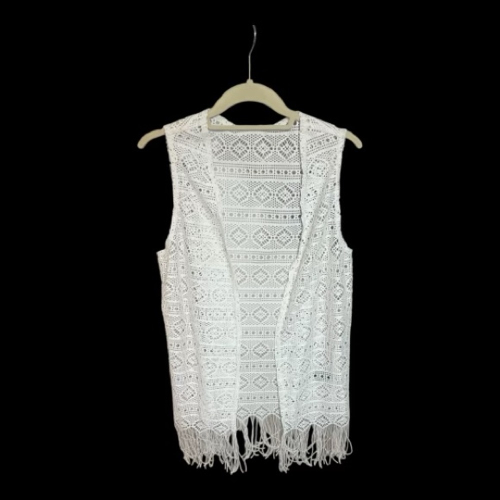 I.N. San Francisco Boho fringe Medium sleeveless jacket lace detailed pattern